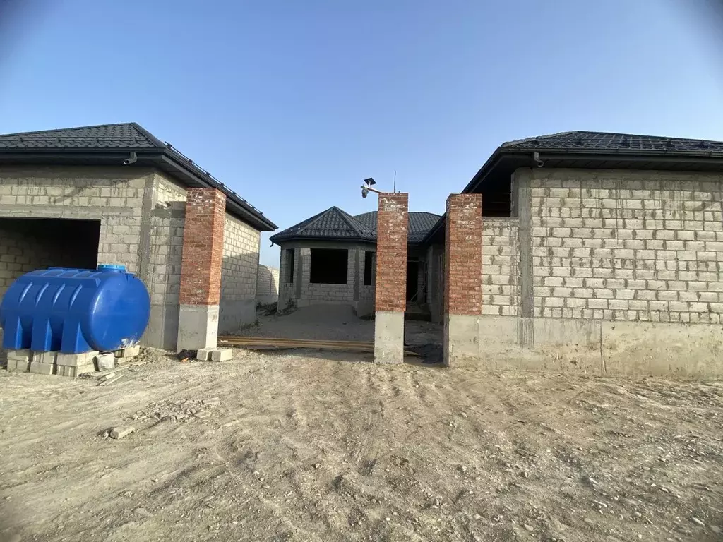 Дом в Чеченская республика, Грозный 4-й сектор, 11-й кв-л,  (200 м) - Фото 1