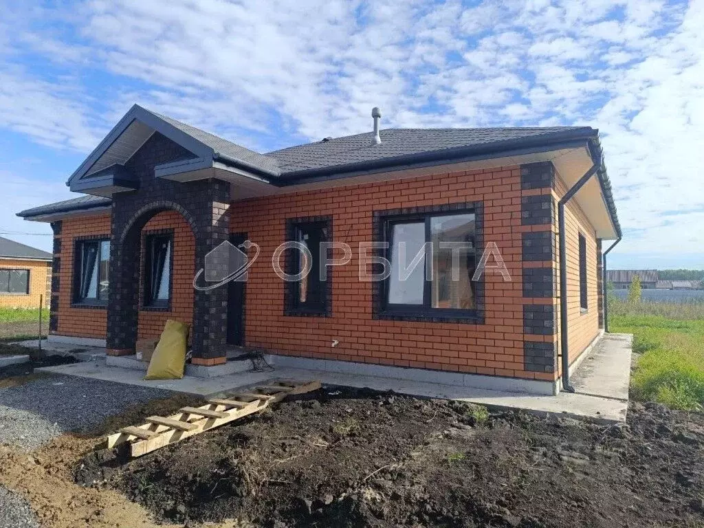 Дом в Тюменская область, Тюменский муниципальный округ, д. Ушакова ... - Фото 1