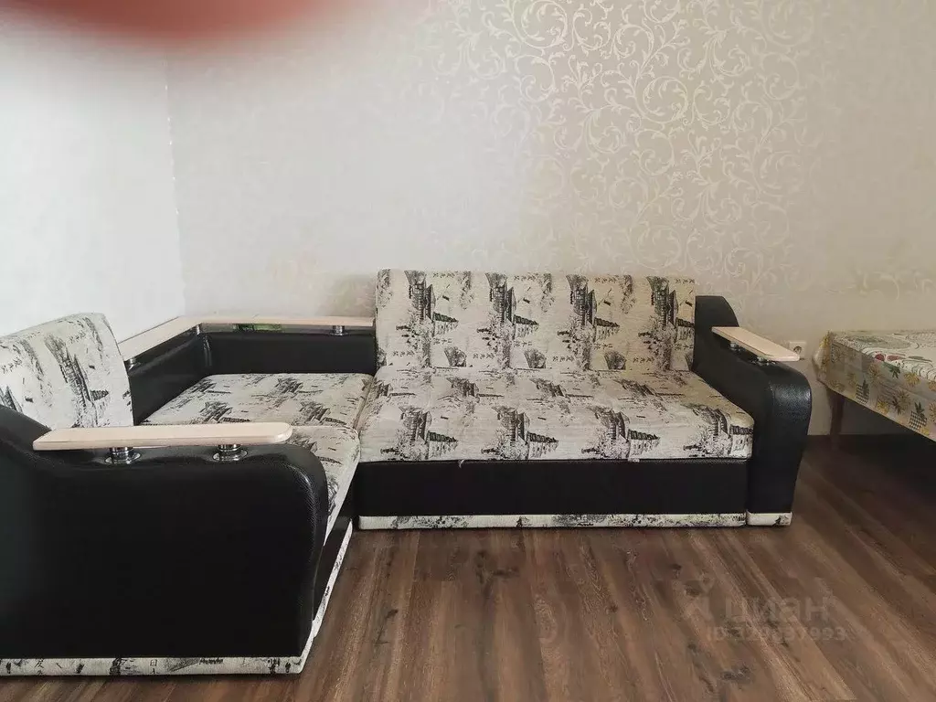 Студия Тюменская область, Тюмень ул. Фармана Салманова, 6 (26.6 м) - Фото 2
