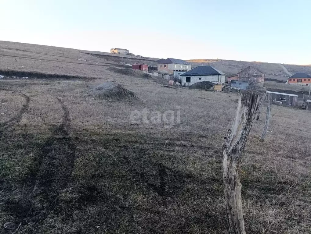 Участок в Ингушетия, Назрановский район, Барсуки с/пос, с. Барсуки  ... - Фото 0