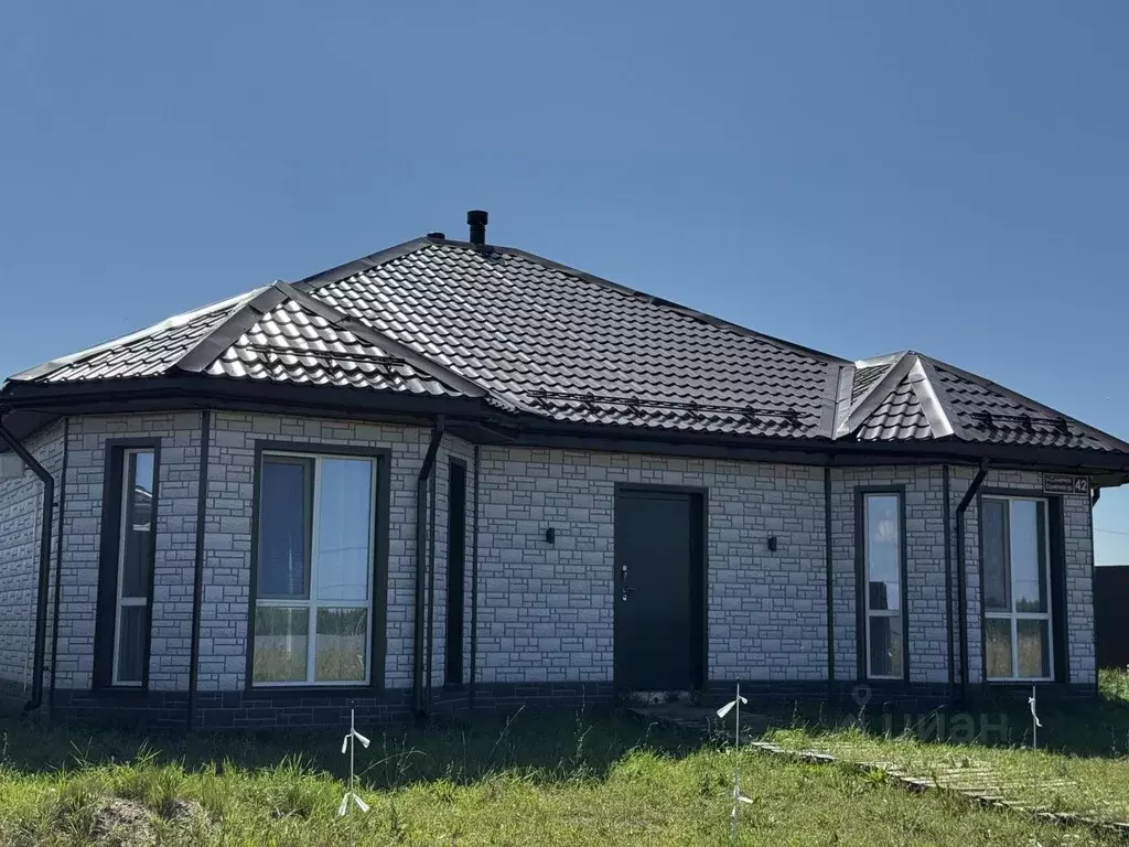 Дом в Татарстан, Пестречинский район, Конское с/пос, с. Конь ул. ... - Фото 1