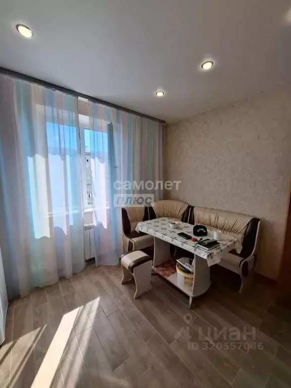 1-к кв. Курская область, Курск просп. Вячеслава Клыкова, 63 (37.5 м) - Фото 1