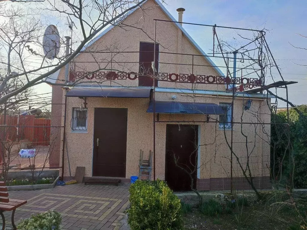 Дом в Республика Крым, посёлок городского типа Черноморское (86.1 м) - Фото 2