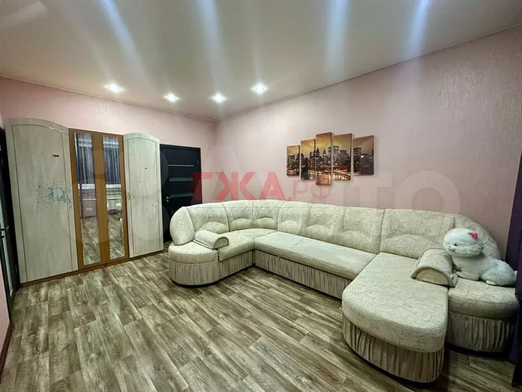 2-к. квартира, 60 м, 9/9 эт. - Фото 0