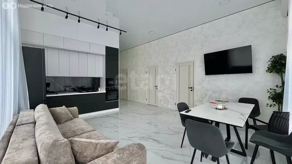 Дом в Мирное, улица Вити Коробкова (145.8 м) - Фото 2