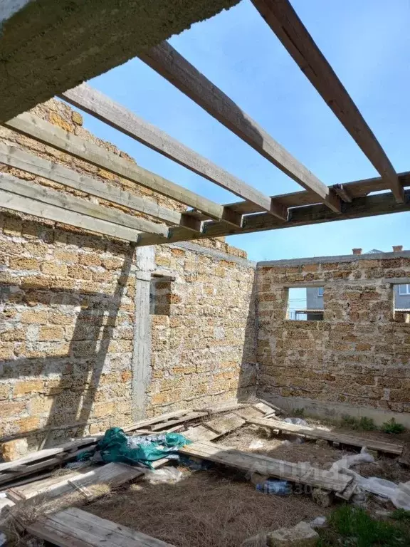 Дом в Крым, Сакский район, с. Суворовское ул. Вольная, 30 (104 м) - Фото 1