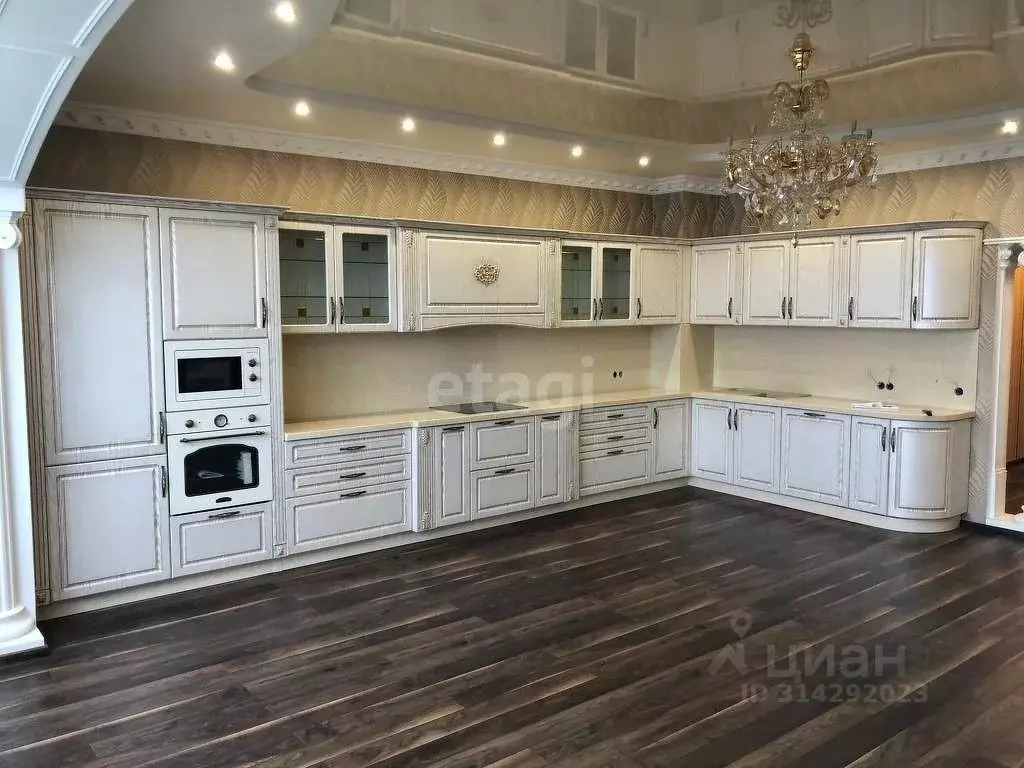 3-к кв. Приморский край, Владивосток ул. Кирова, 25Д (99.6 м) - Фото 0