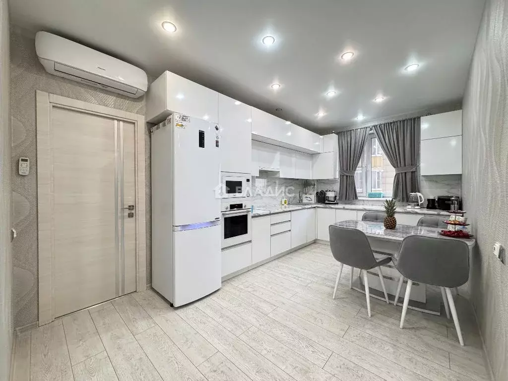 Продается 3-комнатная квартира - Фото 2