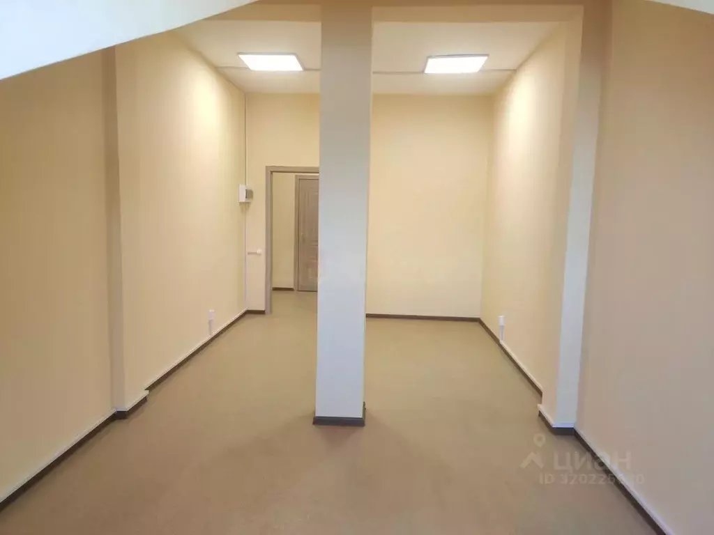 Офис в Ульяновская область, Ульяновск Октябрьская ул., 22с15 (300 м) - Фото 1