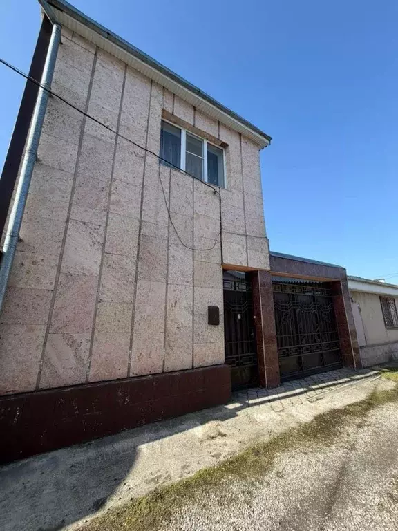 Дом в Кабардино-Балкария, Нальчик ул. Гастелло, 21 (150 м) - Фото 2