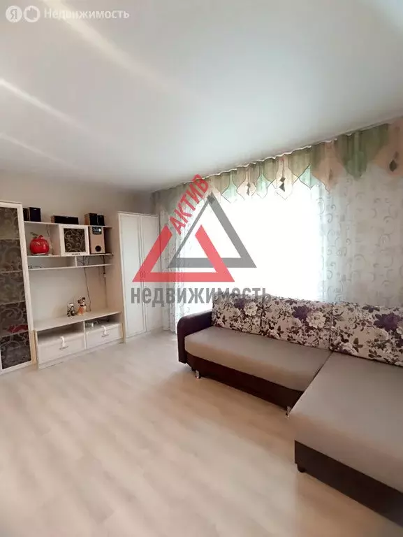 Квартира-студия: Каменск-Уральский, улица Суворова, 20 (24.1 м) - Фото 0