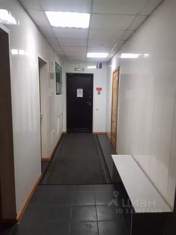 Помещение свободного назначения в Тыва, Кызыл Рабочая ул., 210 (342 м) - Фото 1