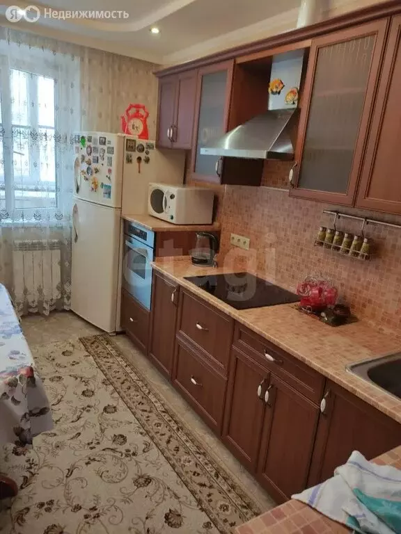 3-комнатная квартира: Тюмень, улица Николая Фёдорова, 4 (68 м) - Фото 1
