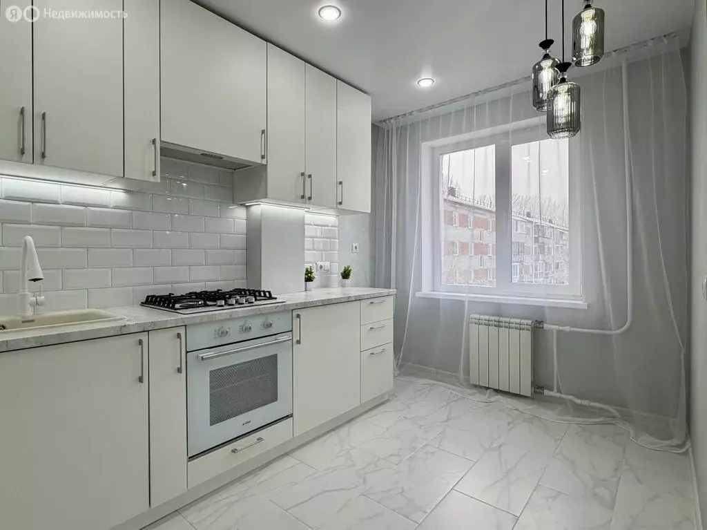 2-комнатная квартира: Омск, Заозёрная улица, 10 (49.4 м) - Фото 1