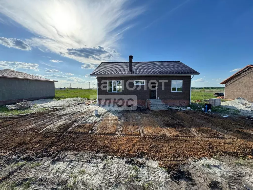 Дом в Курская область, Курский район, Клюквинский сельсовет, д. Долгое ... - Фото 1