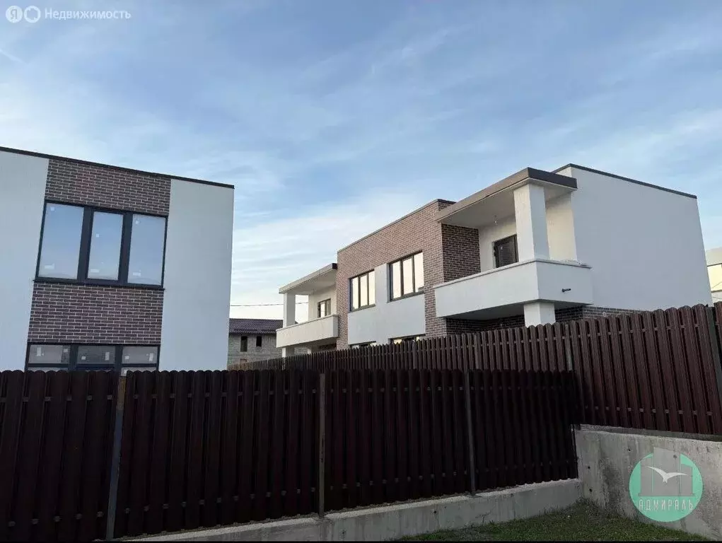 Дом в село Мысхако, КП Вилладжио-Новагир (248 м) - Фото 1