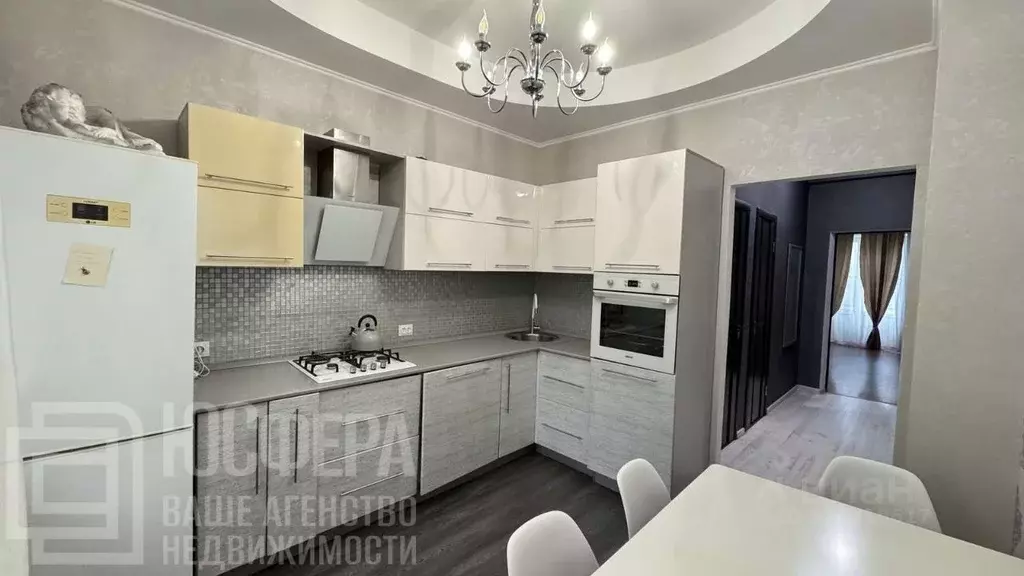 3-к кв. Волгоградская область, Волгоград ул. Им. Циолковского, 8 (83.0 ... - Фото 0