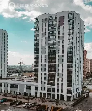 2-комнатная квартира: Тюмень, улица Монтажников, 61 (55.8 м) - Фото 1