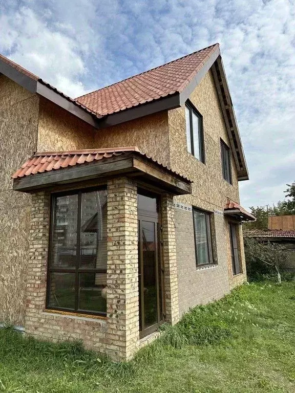 Дом в Омская область, Омск Саянская ул. (180 м) - Фото 0