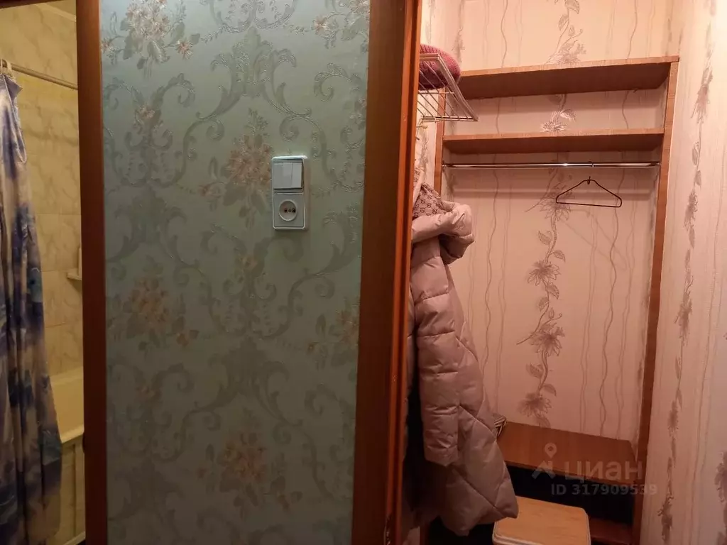 1-к кв. Курганская область, Курган Заозерный жилрайон, 3-й мкр, 26 ... - Фото 1