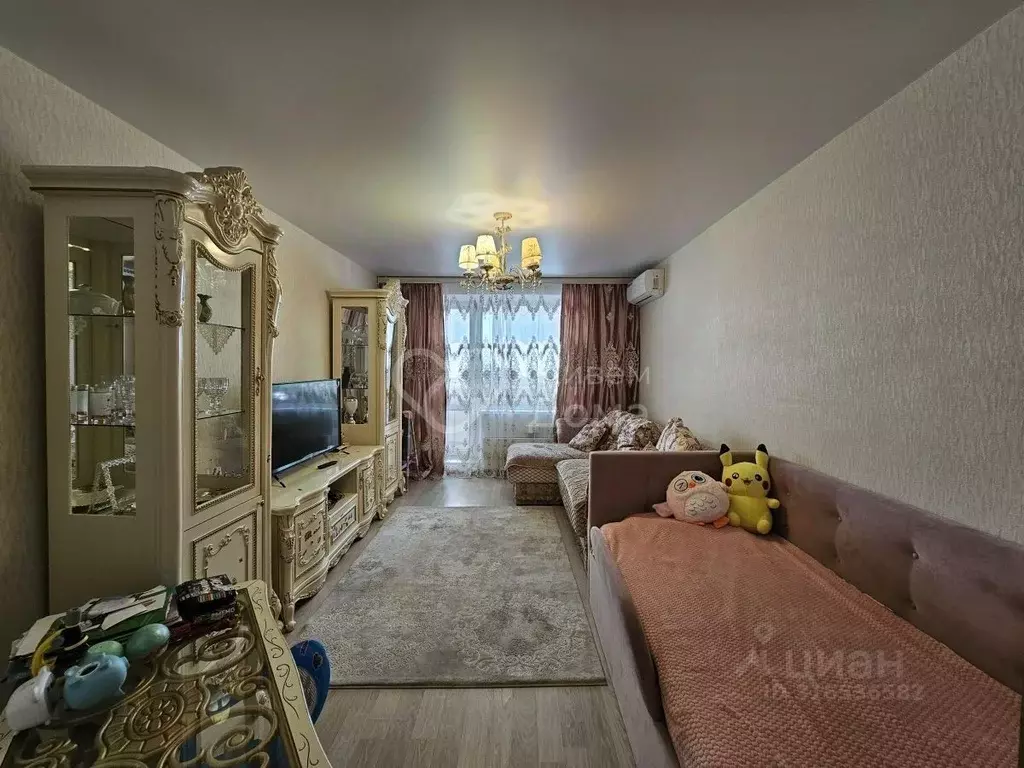 2-к кв. Волгоградская область, Волгоград ул. Академика Комарова, 68 ... - Фото 0