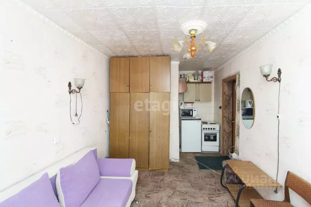 Комната Тюменская область, Тюмень ул. 50 лет Октября, 62а (13.9 м) - Фото 1