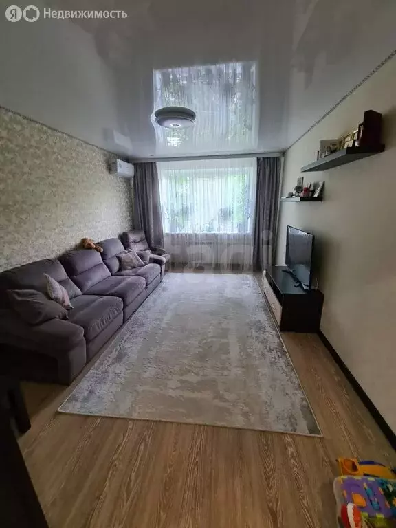 3-комнатная квартира: Губкин, улица Космонавтов, 13А (64.6 м) - Фото 1
