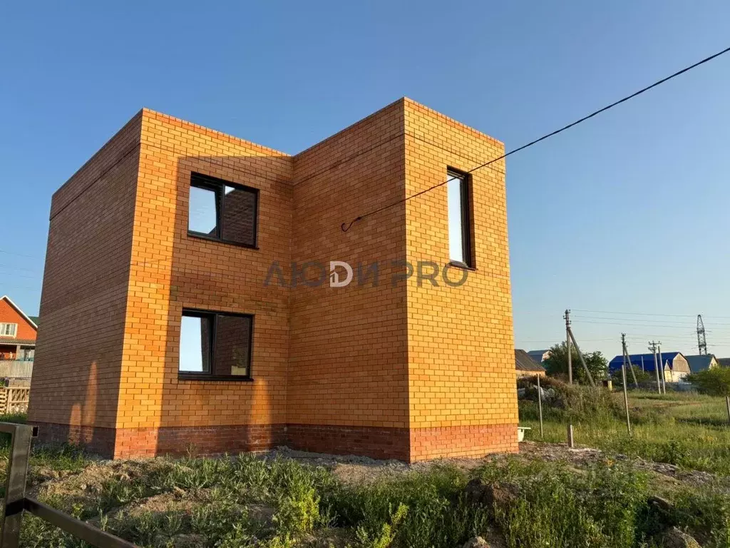 Дом в Саратовская область, с. Сторожевка ул. Дружбы, 7 (130 м) - Фото 2