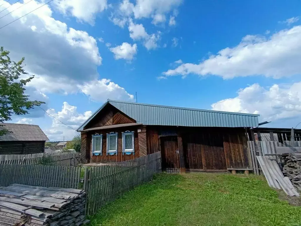 Дом в Свердловская область, Горноуральский муниципальный округ, с. Лая ... - Фото 1