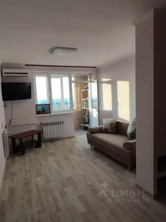 Комната Севастополь ул. Глухова, 9 (18.0 м) - Фото 1