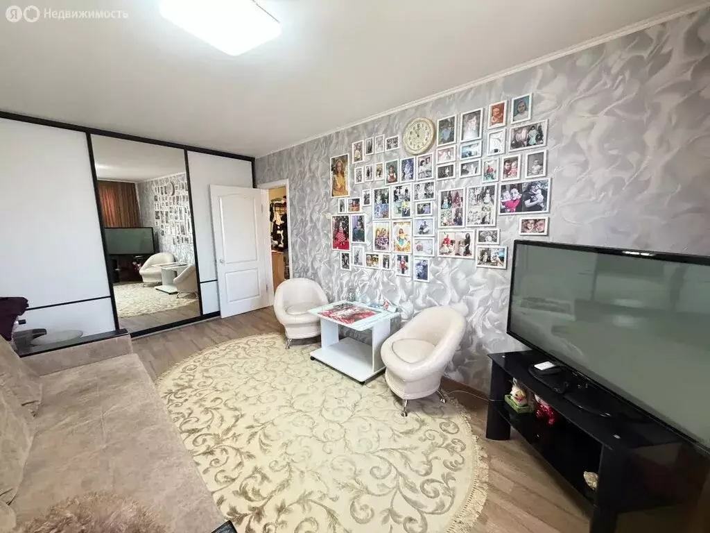 3-комнатная квартира: Курган, улица Анфиногенова, 5 (63.8 м) - Фото 2