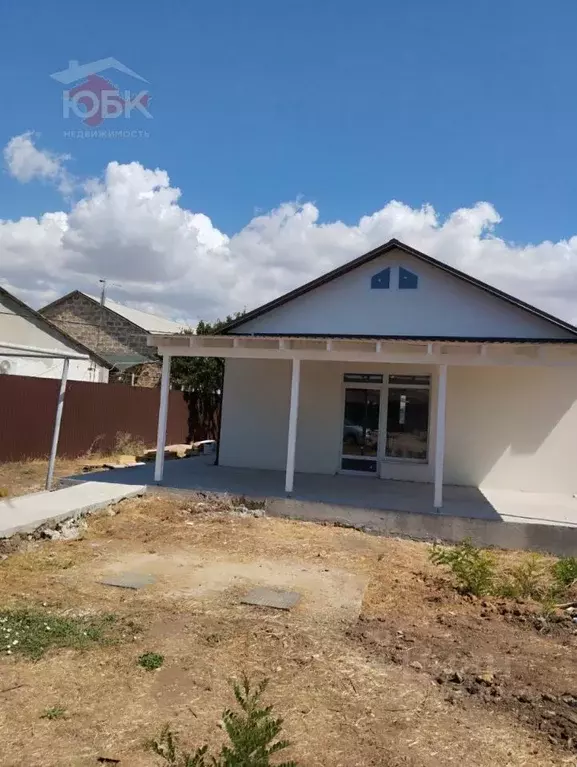 Дом в Крым, Сакский район, с. Ромашкино ул. Шевченко, 2 (100 м) - Фото 1