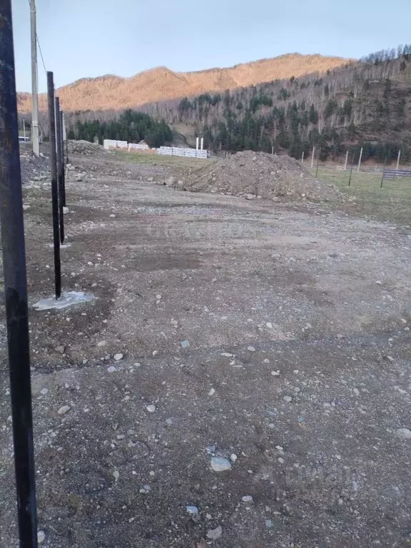 Участок в Алтай, Чемальский район, с. Чемал Советская ул. (12.0 сот.) - Фото 1