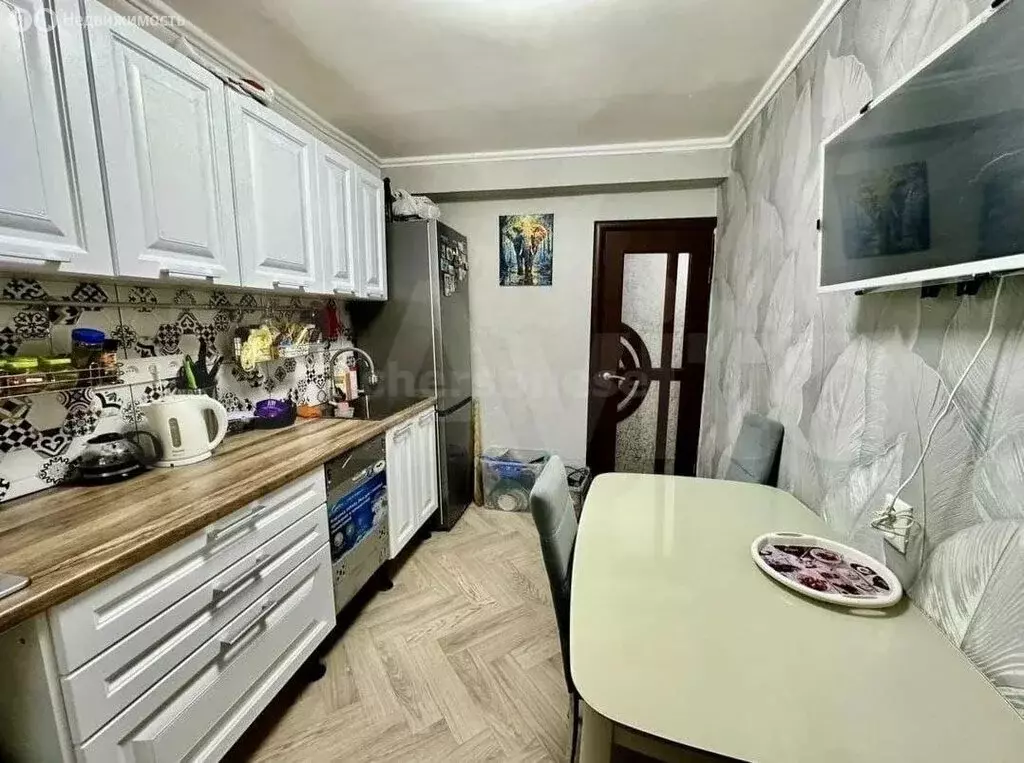 3-комнатная квартира: Севастополь, улица Адмирала Фадеева, 21А (84.6 ... - Фото 0