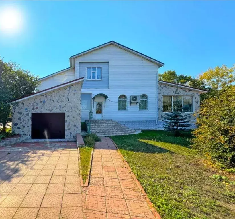 Дом в Самарская область, Кинель Лебедь мкр, пер. Железнодорожный, 1М ... - Фото 1