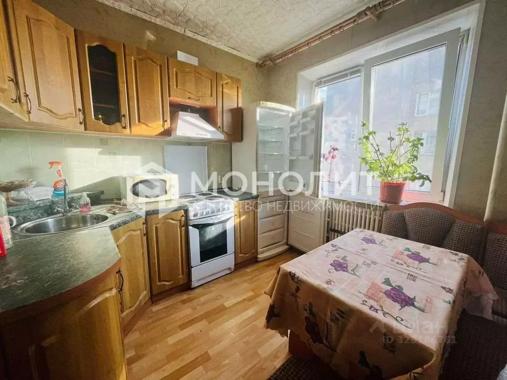 2-к кв. Белгородская область, Старый Оскол Конева мкр, 10 (52.0 м) - Фото 1