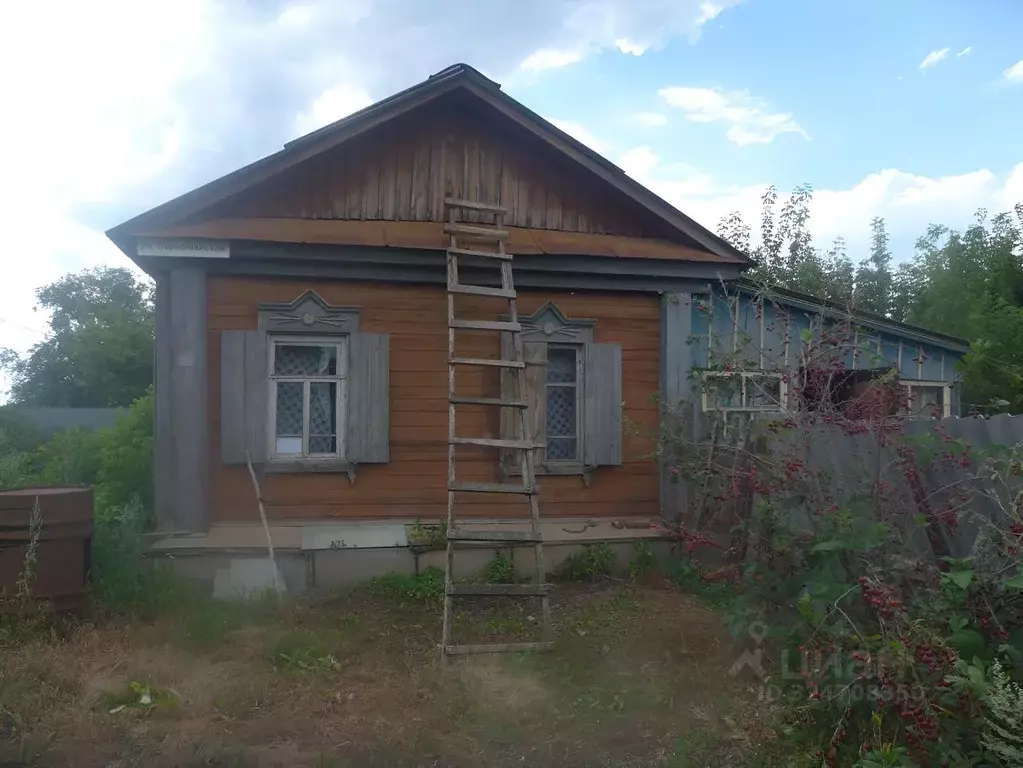 Дом в Оренбургская область, Бугурусланский район, с. Пилюгино Рабочая ... - Фото 1