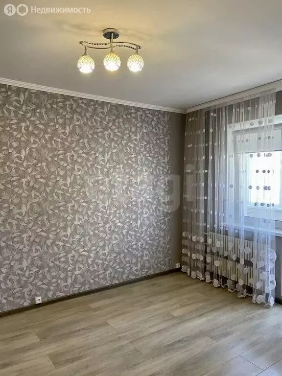 3-комнатная квартира: Белгород, улица Шаландина, 21 (61.2 м) - Фото 0
