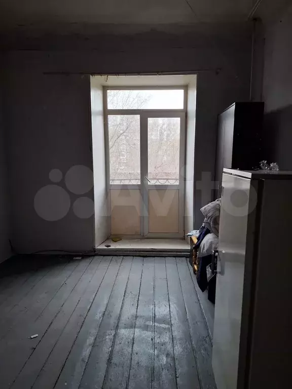 Комната 10 м в 4-к., 2/2 эт. - Фото 1