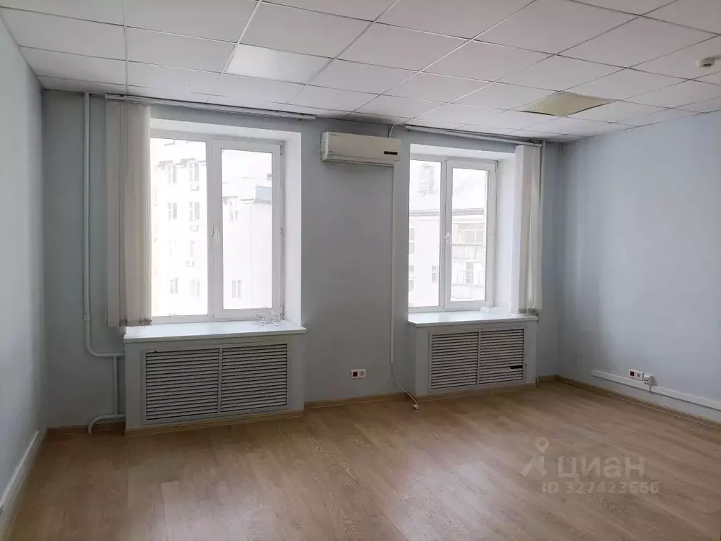 Офис в Тюменская область, Тюмень ул. Володарского, 14 (83 м) - Фото 1