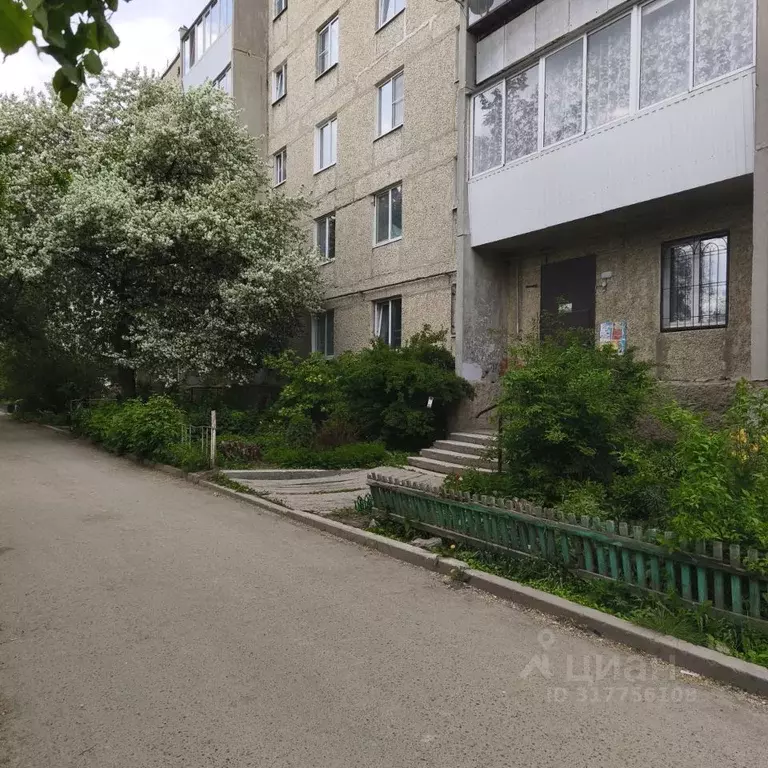 2-к кв. Свердловская область, Сысерть ул. Орджоникидзе, 31 (49.4 м) - Фото 1