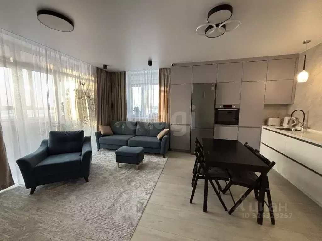 3-к кв. Тюменская область, Тюмень ул. Газовиков, 79 (101.0 м) - Фото 1