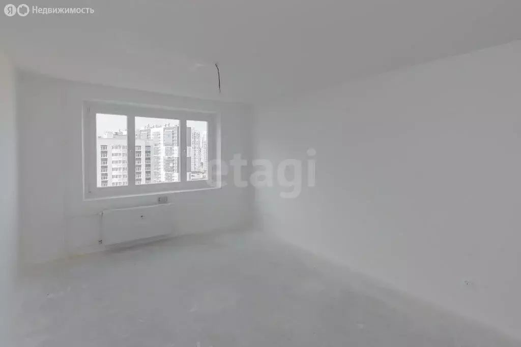 3-комнатная квартира: Тюмень, улица Павла Шарова, 25 (92.6 м) - Фото 1