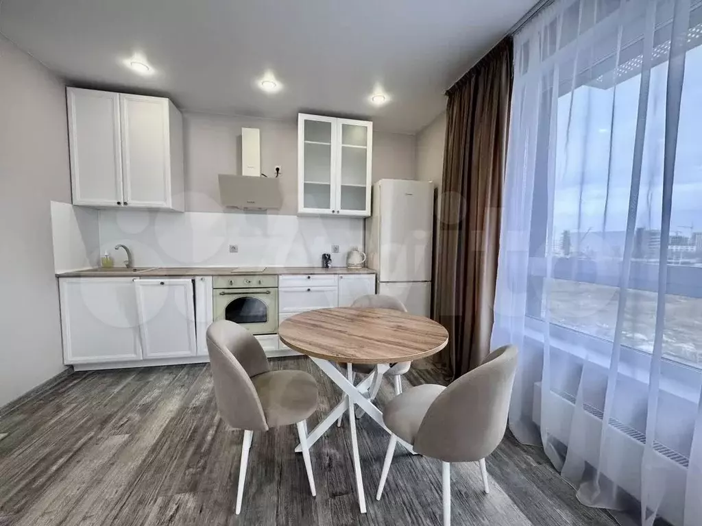 2-к. квартира, 60 м, 4/15 эт. - Фото 1
