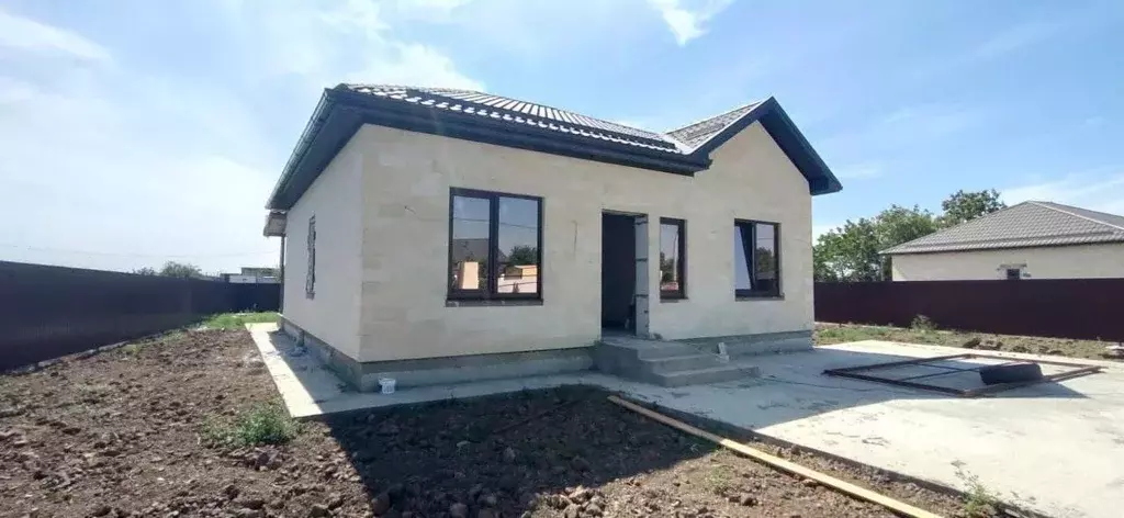 Дом в Адыгея, Тахтамукайский район, Козет аул Кубаньстроевская ул. (90 ... - Фото 1