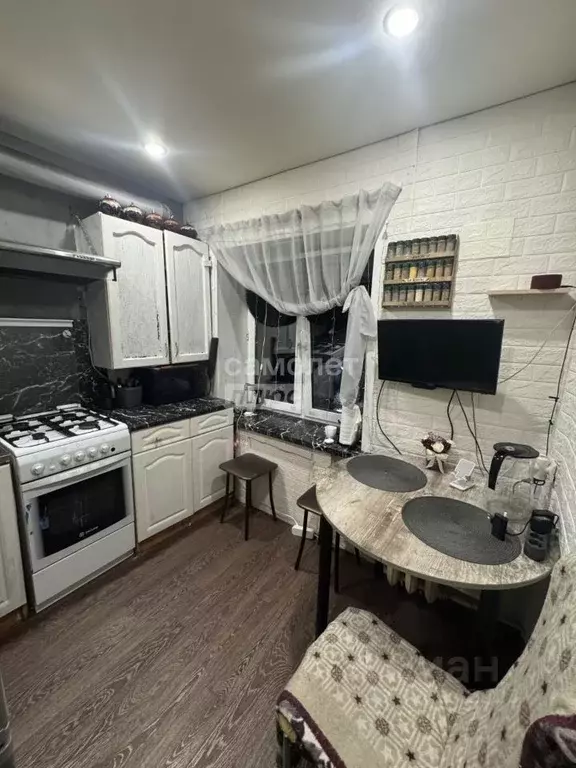 3-к кв. Воронежская область, Воронеж ул. Машиностроителей, 11 (41.0 м) - Фото 0