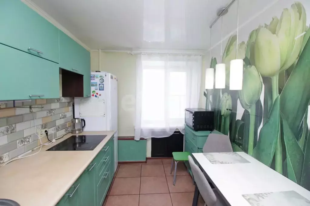 3-к кв. Омская область, Омск Машиностроительная ул., 7 (66.7 м) - Фото 0