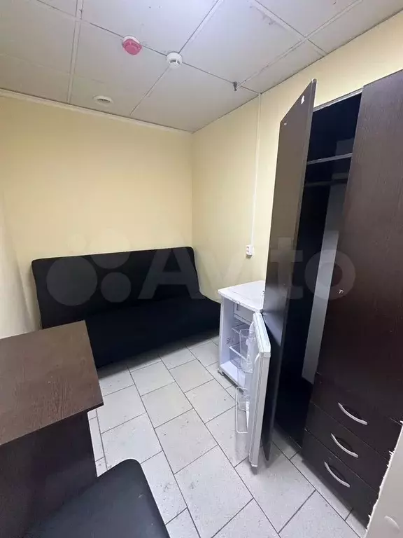 Комната 8 м в 2-к., 2/4 эт. - Фото 0