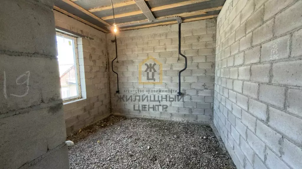 Дом в Ставропольский край, Предгорный муниципальный округ, с. Юца ул. ... - Фото 1