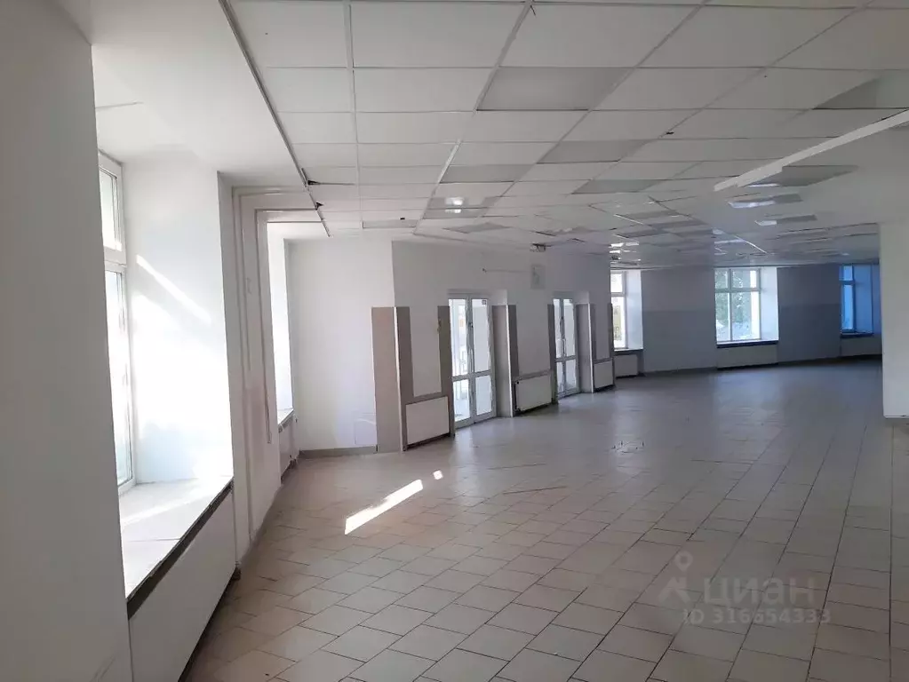 Торговая площадь в Курганская область, Курган ул. Дзержинского, 52А ... - Фото 1